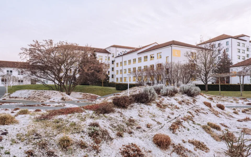 Modernizovaný pavilon L českobudějovické Nemocnice je rovněž napojen na distribuční systém centrálního zásobování teplem. (Foto/zdroj: Nemocnice ČB)