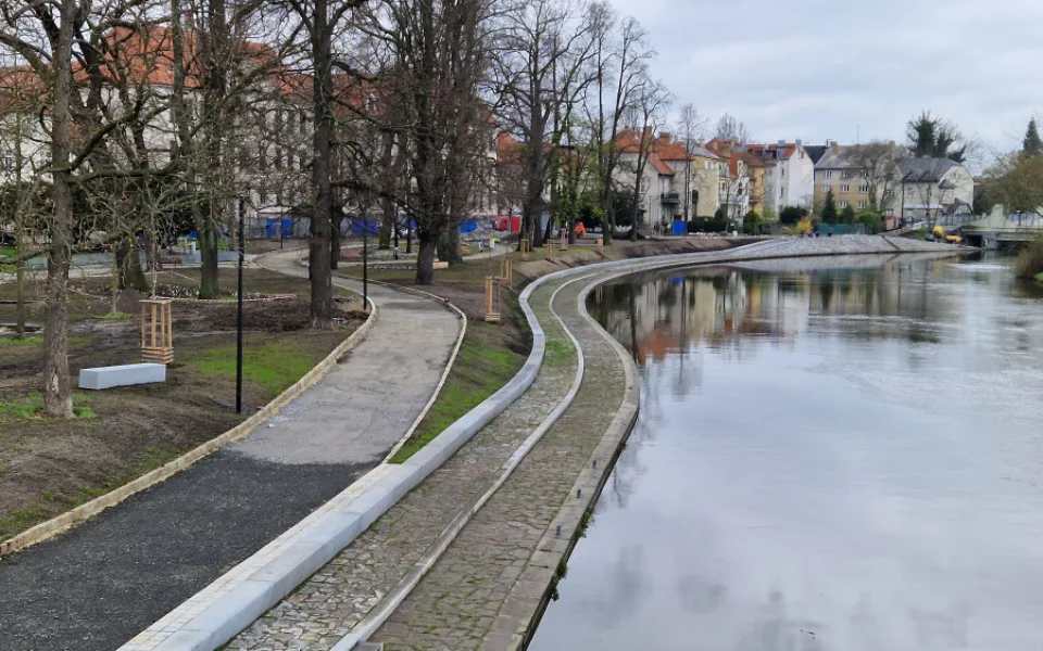 Park Dukelská na břehu Malše je téměř hotový. Blíží se otevření