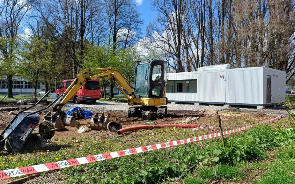 V centru Budějc instalují novou kavárnu, fungovat bude od léta