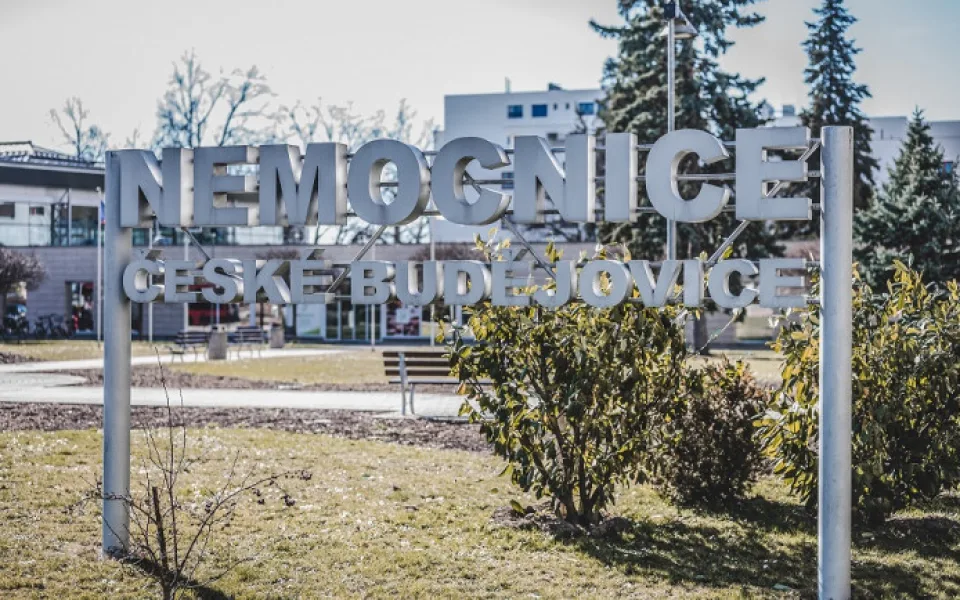 Budějcká nemocnice přestěhuje pohotovost. Opouští dolní areál