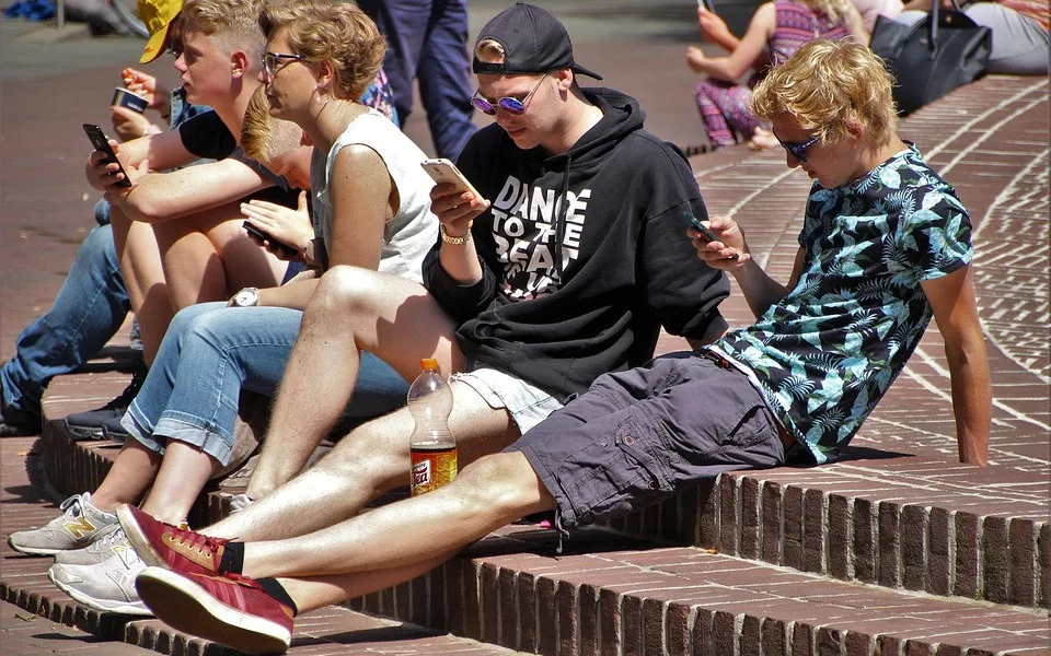 Studie: Osm procent dětí může mít závislost na sociálních sítích