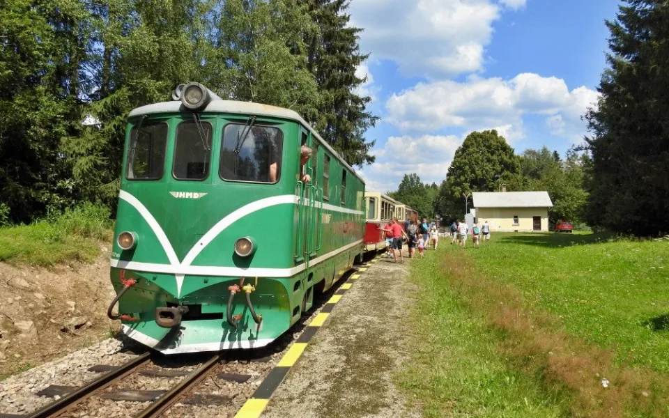 Soud zakázal firmě JHMD nakládat s majetkem, o tratě má zájem Swietelsky Rail