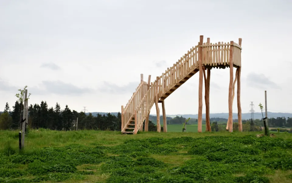 Z nové pozorovatelny jsou vidět Písecké hory i Šumava