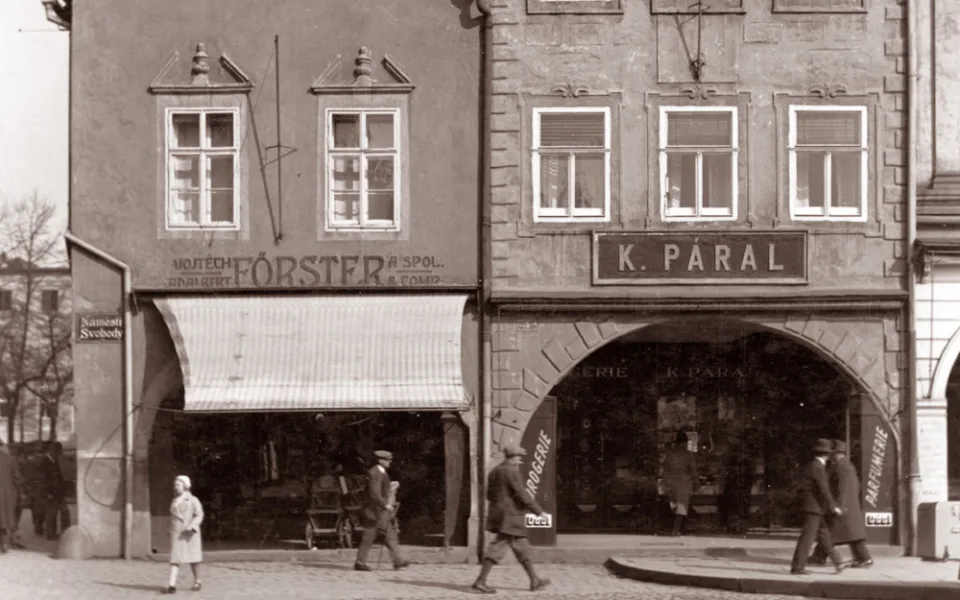 Páralův dům na náměstí 19 v roce 1930.
