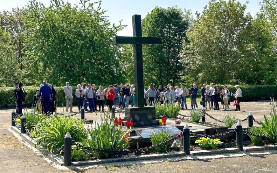Při pietní akci si lidé připomněli oběti stalinského režimu, mezi kterými byli i Volyňští Češi.
