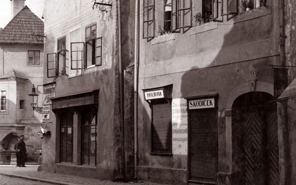 Pohled na západní stranu České směrem k Hroznové po roce 1930.