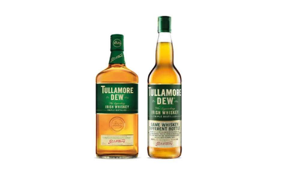 Požár ve sklárně dočasně mění tvar ikonické láhve Tullamore D.E.W.