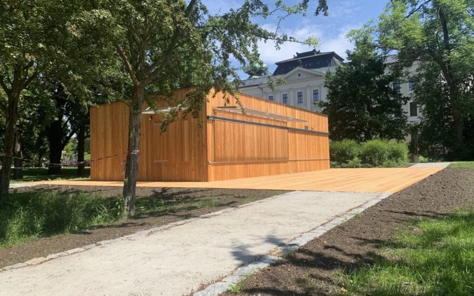 Na Sokolském ostrově v centru Budějc pokračuje David Dvořák, rozhodli radní