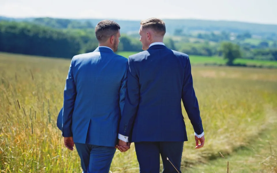 O manželství homosexuálů se chce bavit vláda až před prázdninami, vadí poslancům ANO