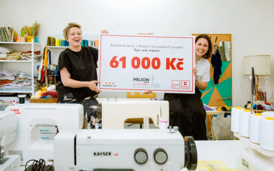 Sousedské slavnosti či Šije celé město. Kaufland podpořil komunitní projekty v Budějovicích