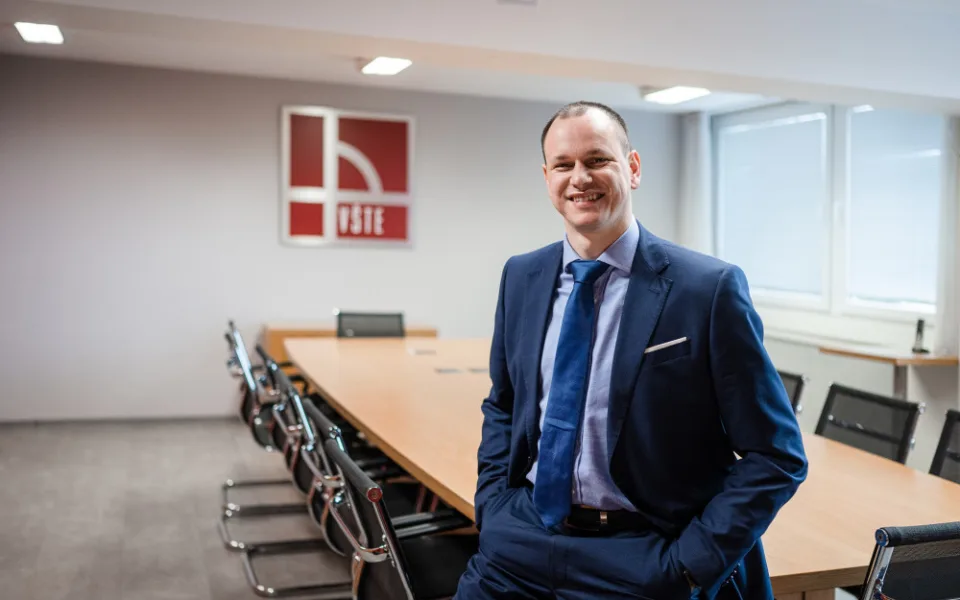 Energetická krize nás připravila o miliony. Úroveň vzdělávání a výzkumu jsme ale udrželi, říká Vojtěch Stehel, rektor VŠTE