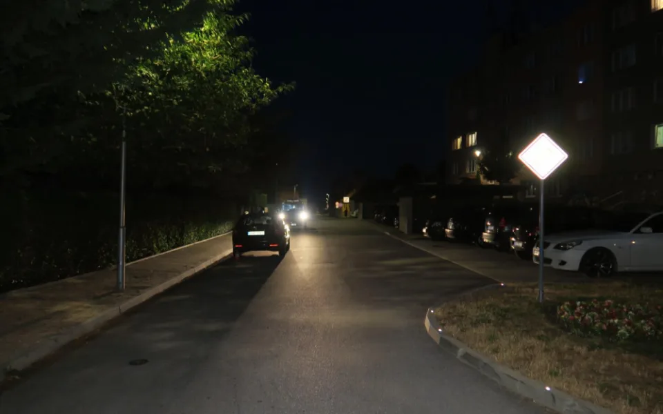 Opilá žena narazila do zaparkovaného auta. Nadýchala přes dvě promile