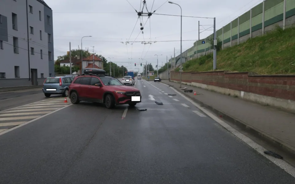 Opilý cizinec způsobil nehodu v dopravní špičce. Z místa odešel