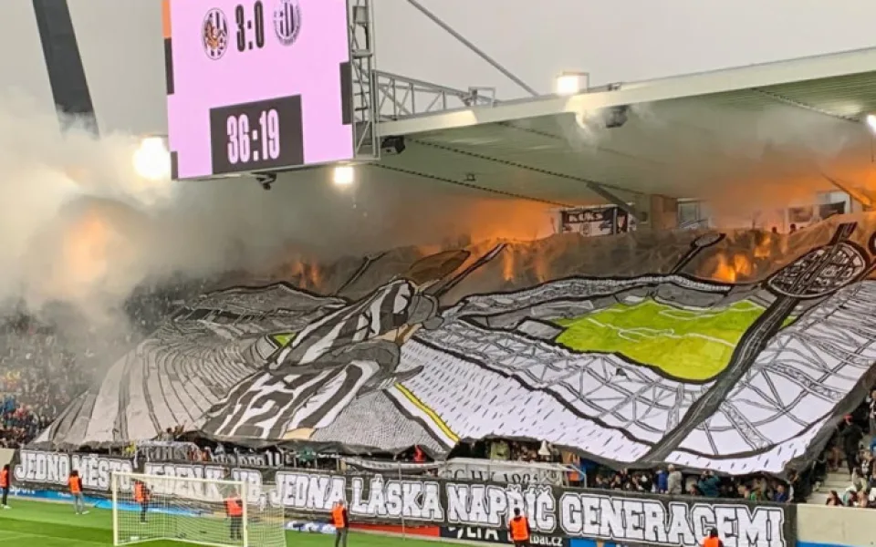 Dynamo prohrálo v Hradci Králové na novém stadionu.