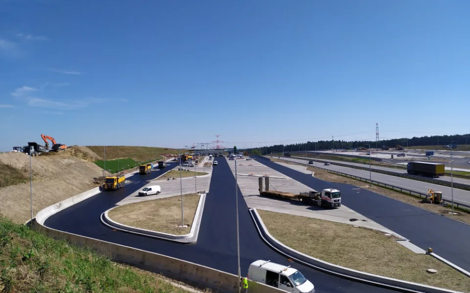 FOTO: Odpočívku na D3 otevřou v září. Jak vypadá její výstavba?