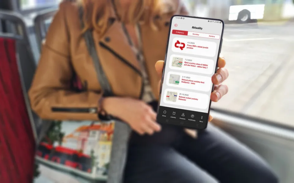 Aplikaci DPMCB využijete při cestě MHD i autem