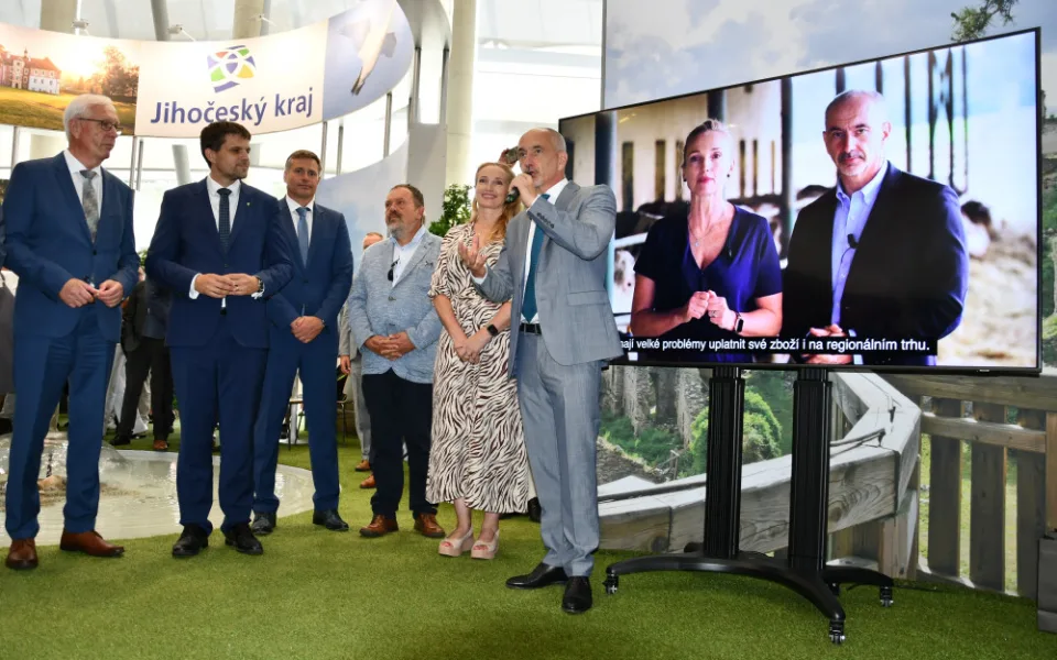 Jihočeské on-line tržiště potravin pro školy chce stát využít i v jiných krajích, řekl hejtman Kuba