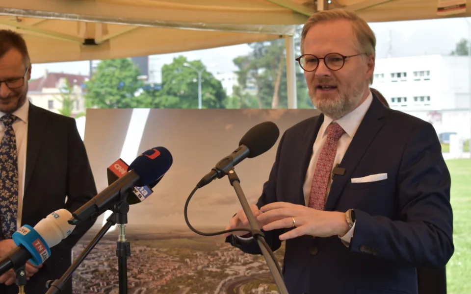 Premiér Petr Fiala (ODS).