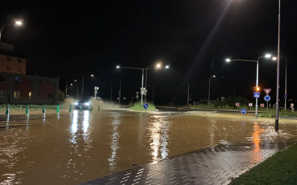 Sídliště Máj krátce po 21. hodině. Foto: Jakub Bartoš