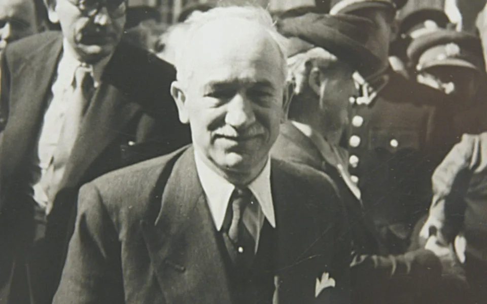 Prezident Československa, Edvard Beneš, během návštěvy brněnského četnictva.