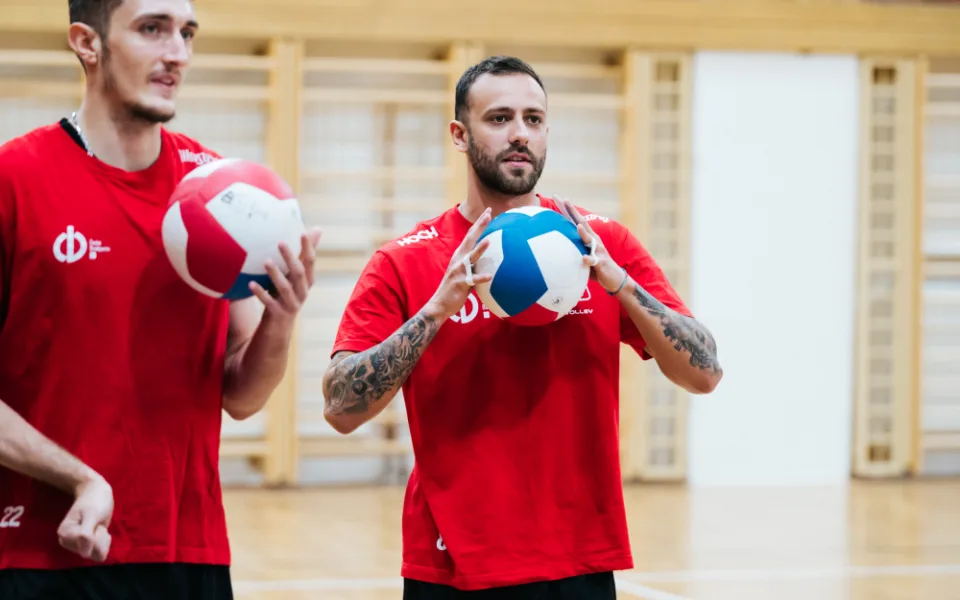 Kapitánem Jihostroje bude brazilský nahrávač Eduardo Carísio