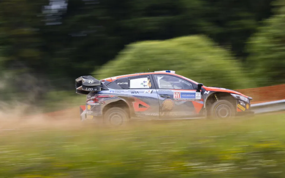 Světová špička rally míří poprvé do Česka. Na hladkém průběhu soutěže se budou podílet tisíce pořadatelů