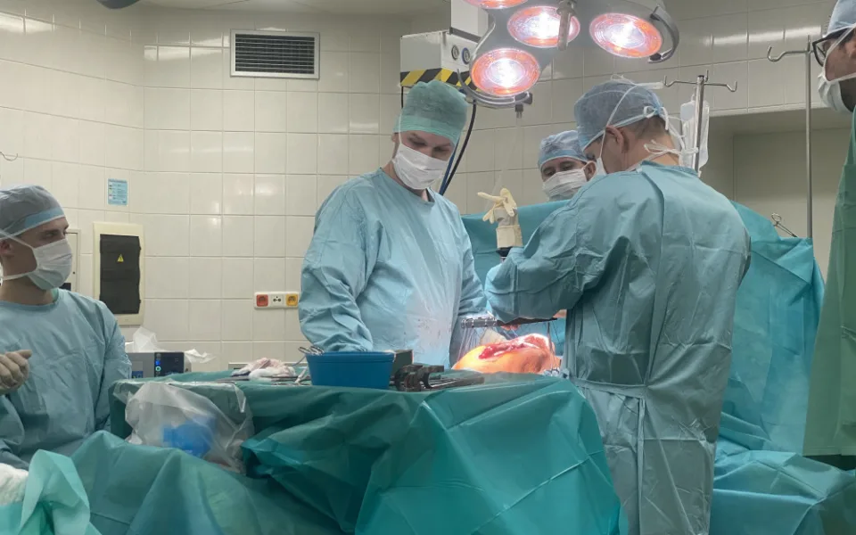 Fasciotens – nejnovější metoda operace kýly, kterou písečtí chirurgové ovládají od loňského roku.