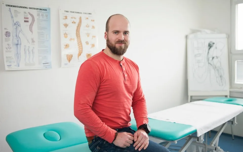 Všeobecně ubývá pohybu dětí. Chybí jim nejen nachozené kroky, říká fyzioterapeut Michal Peroutka