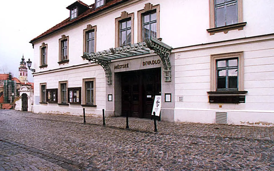 Český Krumlov vyměnil správní radu divadla, chystá audit hospodaření