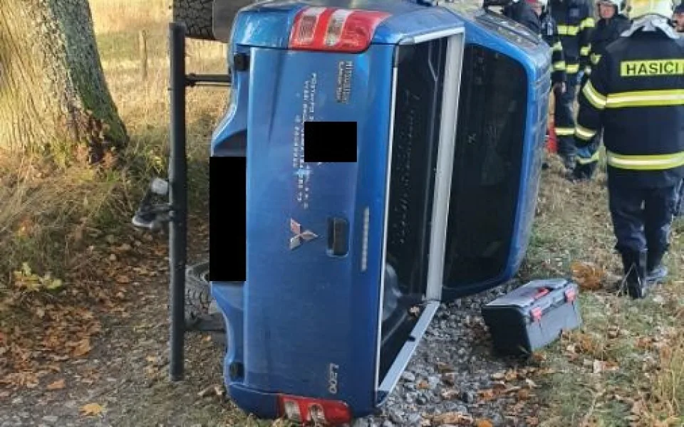 Při nehodě zemřel řidič automobilu. Nebyl připoutaný