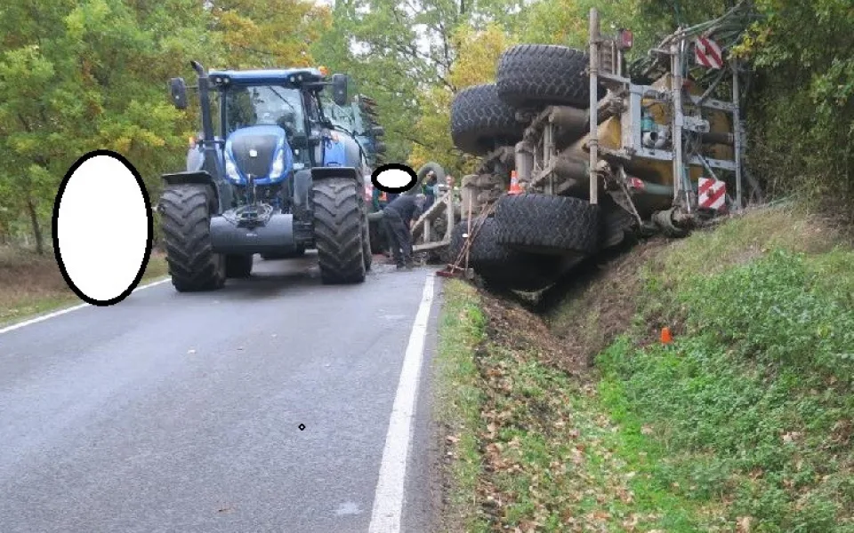 Na Písecku havarovaly dva traktory. Škoda je několik set tisíc