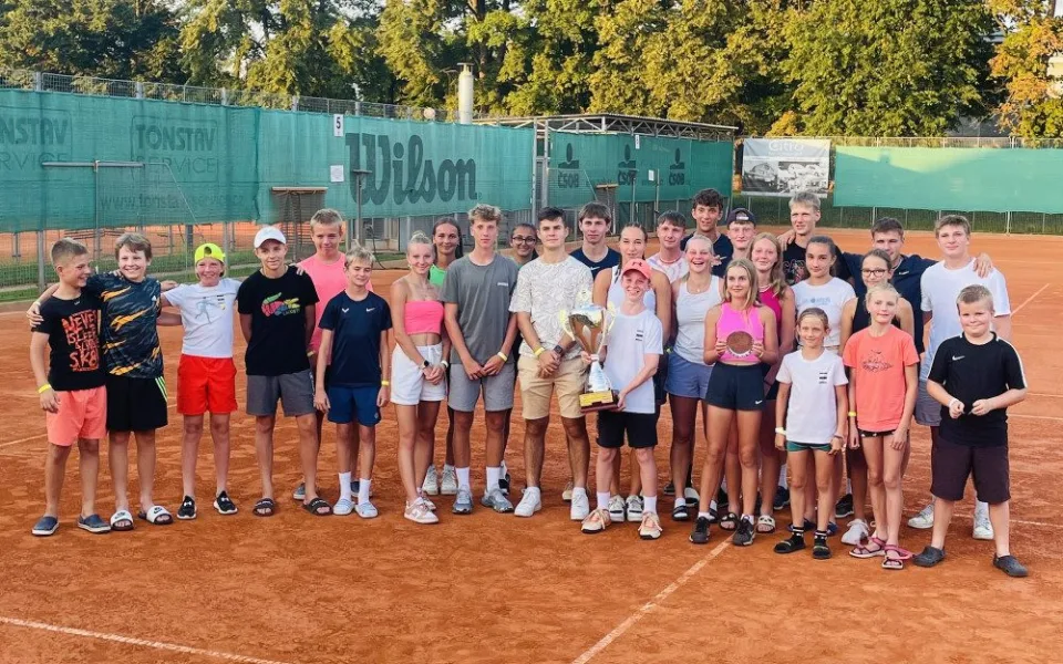 Tenisté LTC VITON slaví úspěšnou sezonu. Rok 2023 byl pro ně plný významných momentů