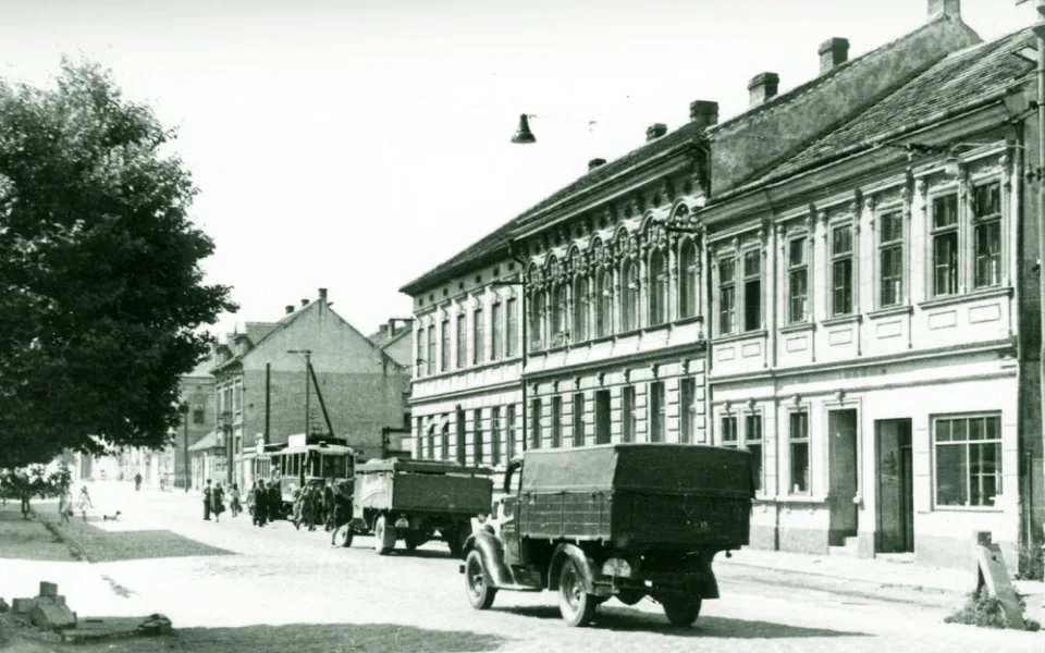 DRBNA HISTORIČKA: Na budějckém náměstí měla tramvaj jezdit po všech čtyřech stranách náměstí