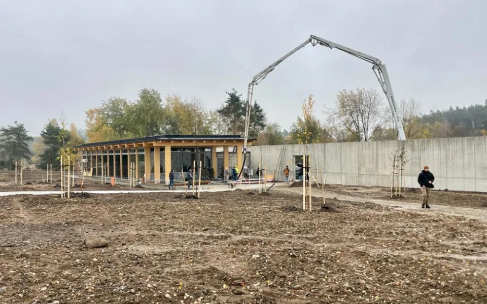 Romský památník v Letech otevře v únoru, sazenice pro les dodal Schwarzenberg