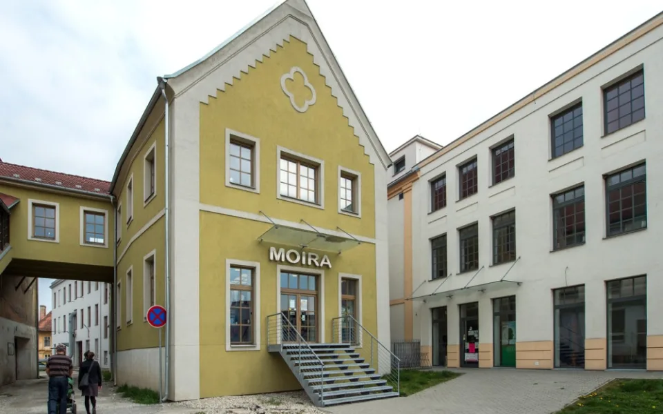 Firemní prodejna Moira.