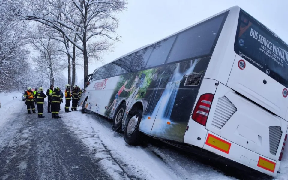 Nehoda autobusu u Nových Hradů.