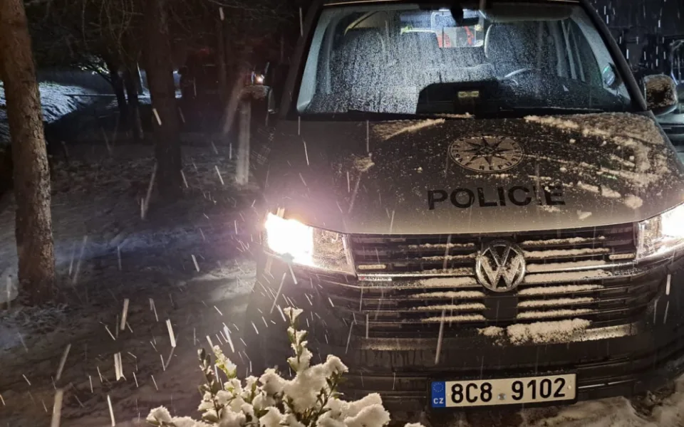 Smrt dvou lidí vyšetřují kriminalisté jako vraždu a sebevraždu