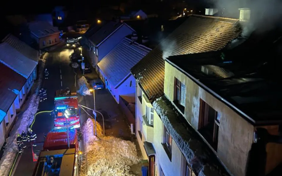 Při požáru ubytovny bylo nutné evakuovat 24 lidí. Někteří využili nouzové ubytování