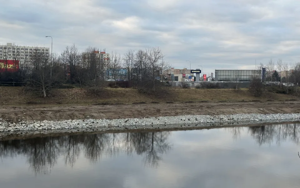 Povodí Vltavy opravuje v Budějcích břehy řeky. Hotovo by mohlo být už na jaře