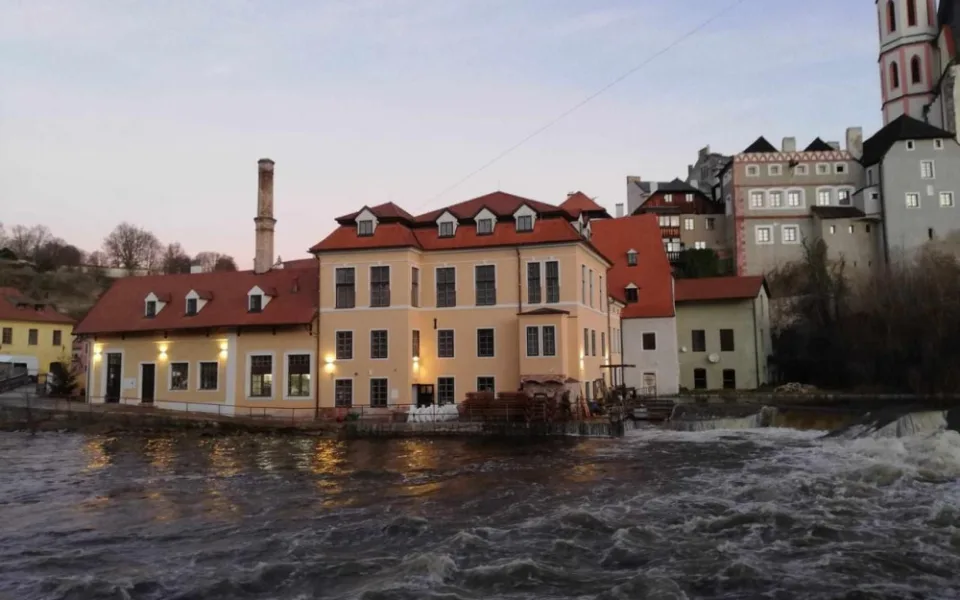 V Krumlově je Vltava na třetím stupni. Ostatní řeky v kraji nestoupají