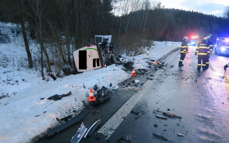Policie hledá svědky prosincové nehody. Zranili se při ní dva lidé
