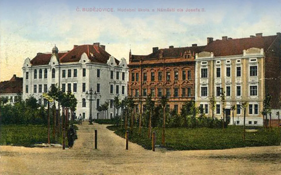 DRBNA HISTORIČKA: V roce 1919 bylo náměstí císaře Josef II. přejmenováno na Palackého náměstí