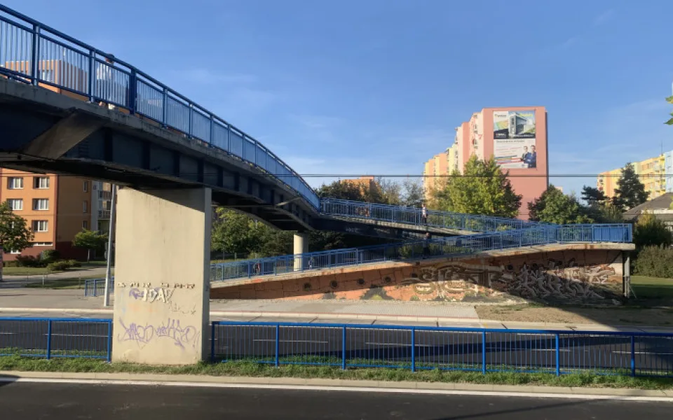 Město v létě opraví lávku na sídlišti Vltava. Pod ní zřídí provizorní přechod se semafory