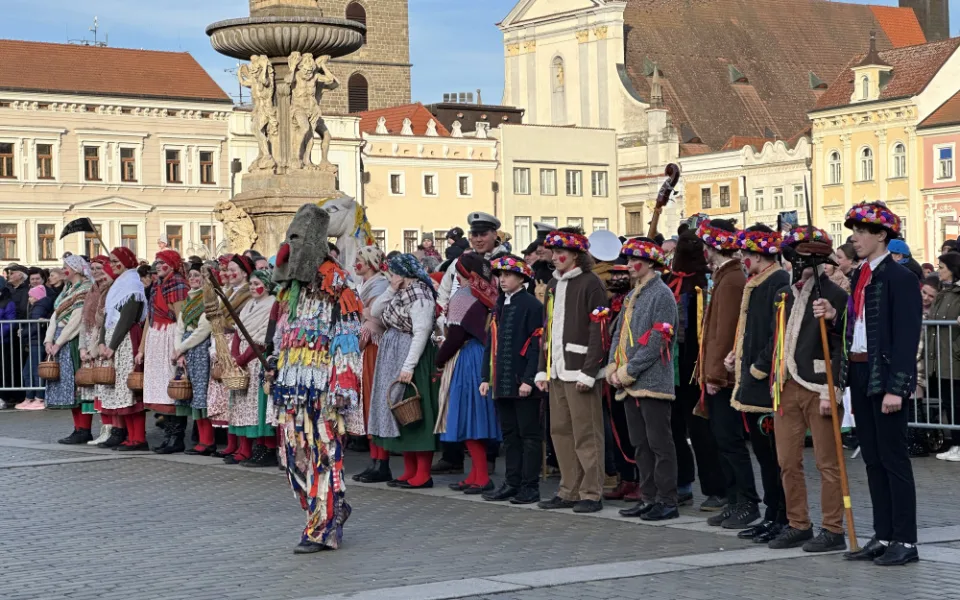 Náměstí obsadili koledníci s tradiční masopustní koledou