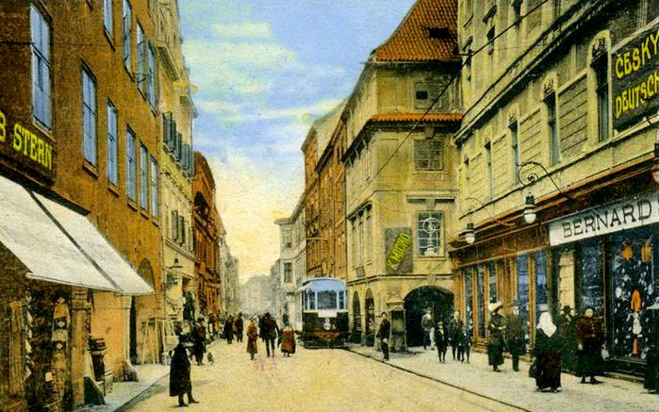 Krajinská před více než 100 lety.