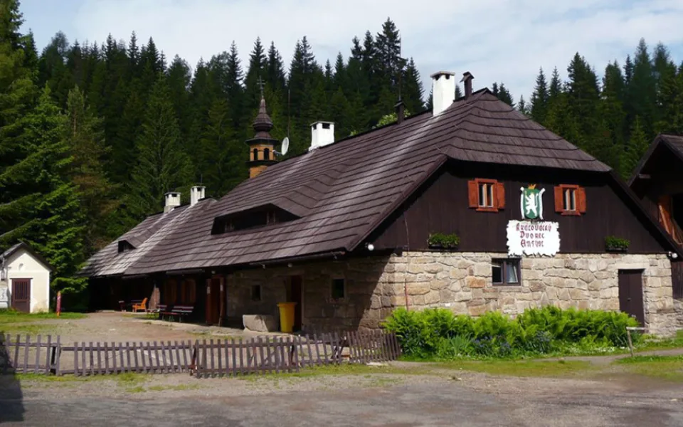 Šumavské Srní chce letos začít s opravou historických staveb v kempu Antýgl