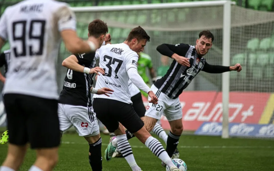 Dynamo v závěru inkasovalo a na jih Čech se vrací bez bodu