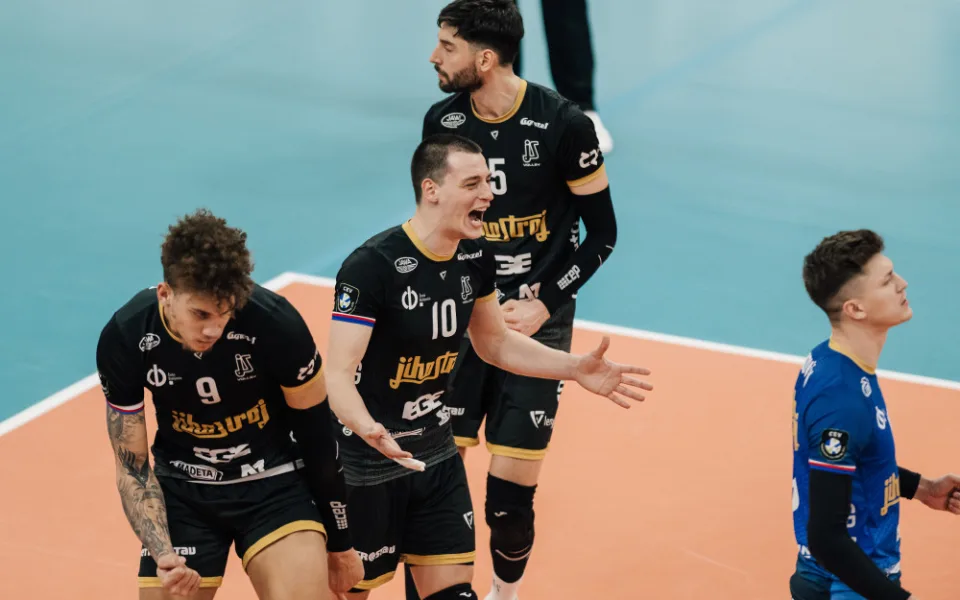 Jihostroj slaví senzační postup přes Karlovarsko ve třech zápasech