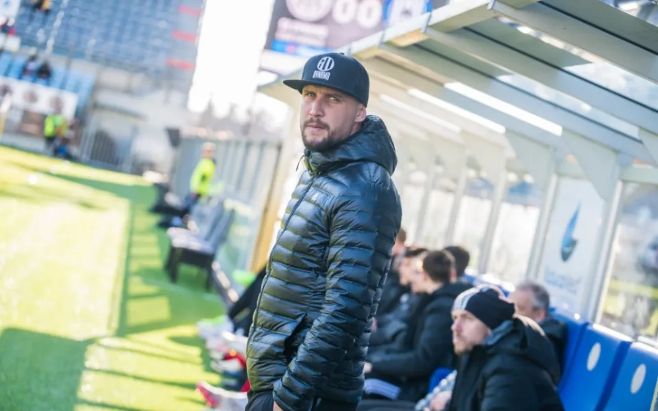 Prohra mrzí. Čerpadlo vypovědělo službu, vysvětlil Kladrubský stav trávníku