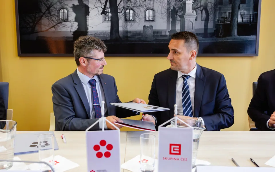 Jihočeská univerzita rozšiřuje spolupráci se Skupinou ČEZ